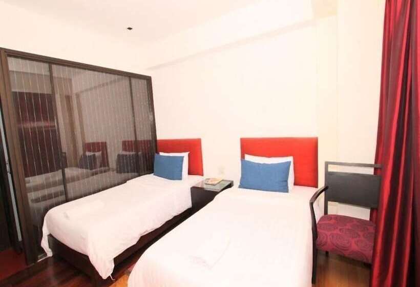 Quarto Superior, Rich Boutique
