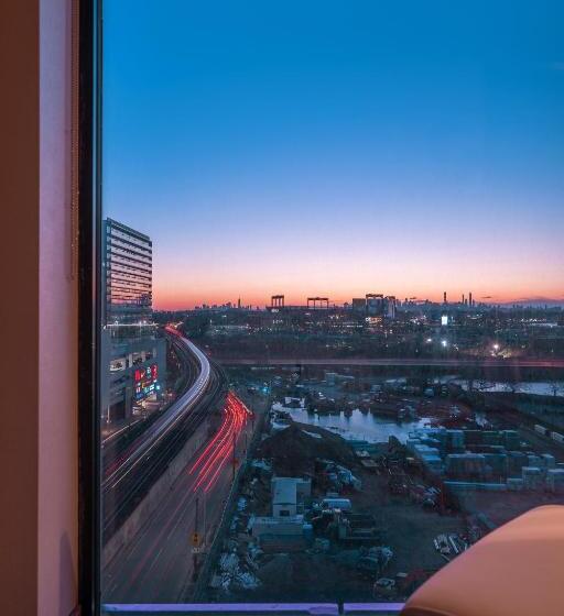 스탠다드 룸 킹사이즈 침대, The Parc