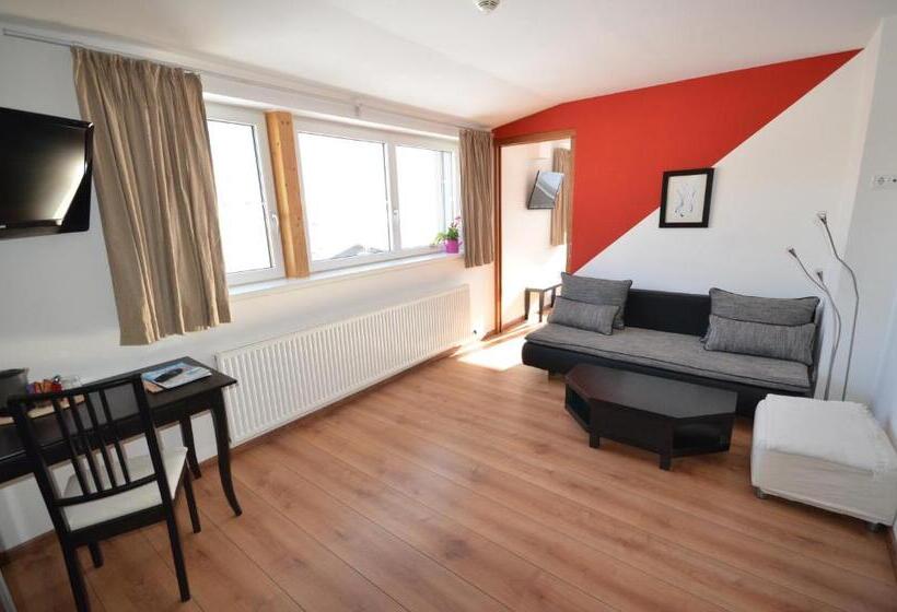 이코노미 룸, Traube