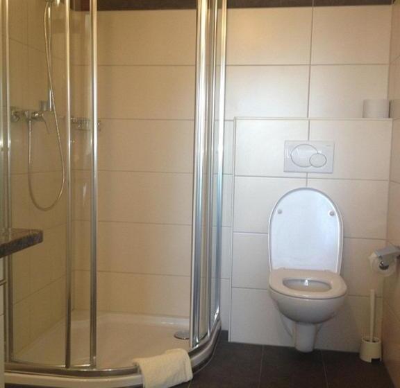 수피리어 룸, Traube