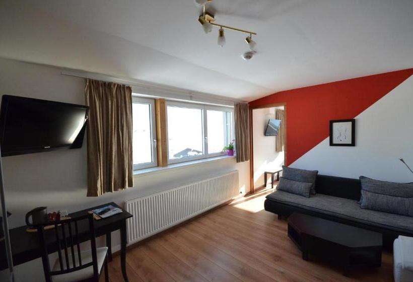 이코노미 룸, Traube