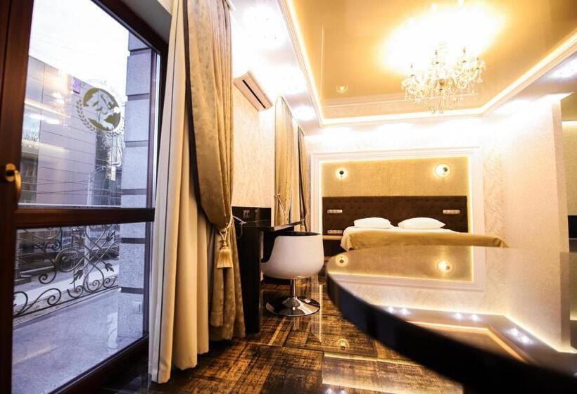 سوییت سوپریور, Prestige Apart