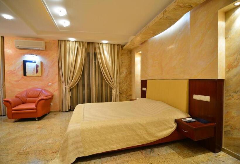 سوییت, Prestige Apart