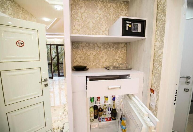 سوییت سوپریور, Prestige Apart