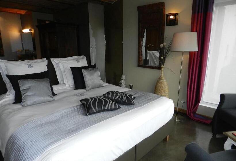 غرفة قياسية مزوَّدة بتراس, O Sixième Sens