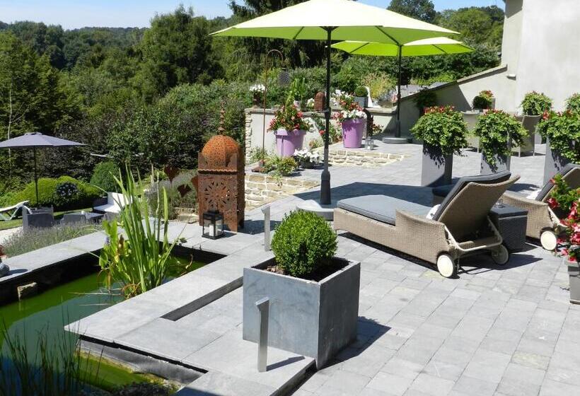 غرفة قياسية مزوَّدة بتراس, O Sixième Sens