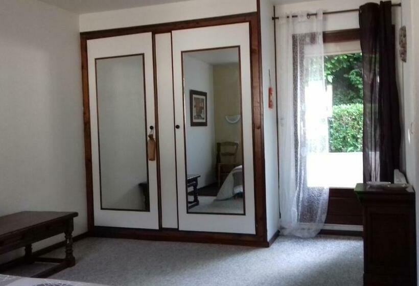 스탠다드 룸 공동 욕실, Valérie Gouffé