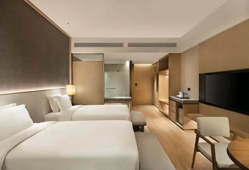 バルコニー付きスタンダードルーム, Crowne Plaza Zunhua Hot Spring Town, An Ihg