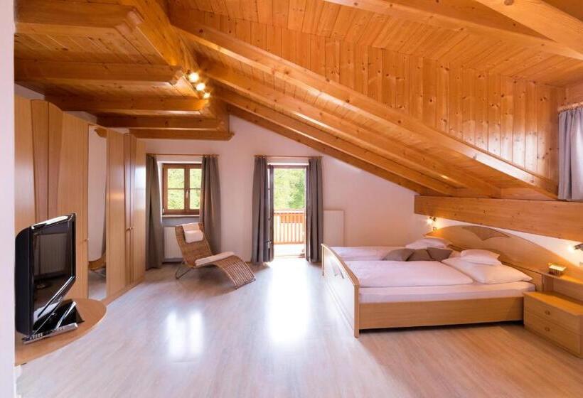 דירת חדר נוף לבריכה, Engadiner Apartments & Wines