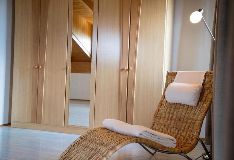 דירת חדר נוף לבריכה, Engadiner Apartments & Wines