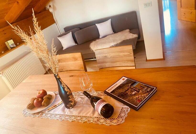 דירת חדר נוף לגינה, Engadiner Apartments & Wines