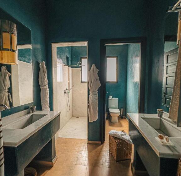 سوییت سوپریور, Kasbah Agounsane