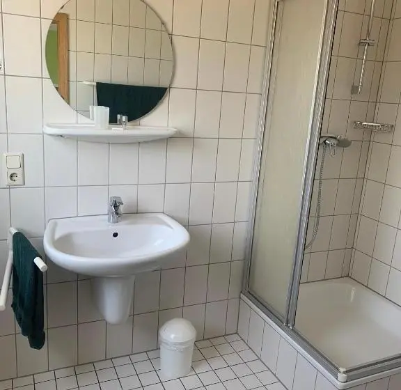 スタンダードシングルルーム, Zur Schleuse