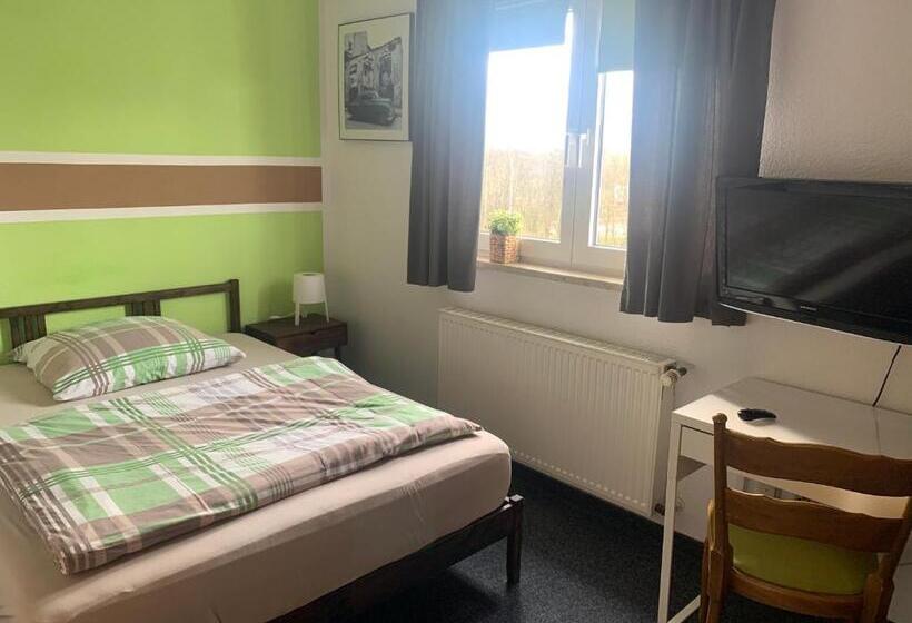 标准单人间, Zur Schleuse