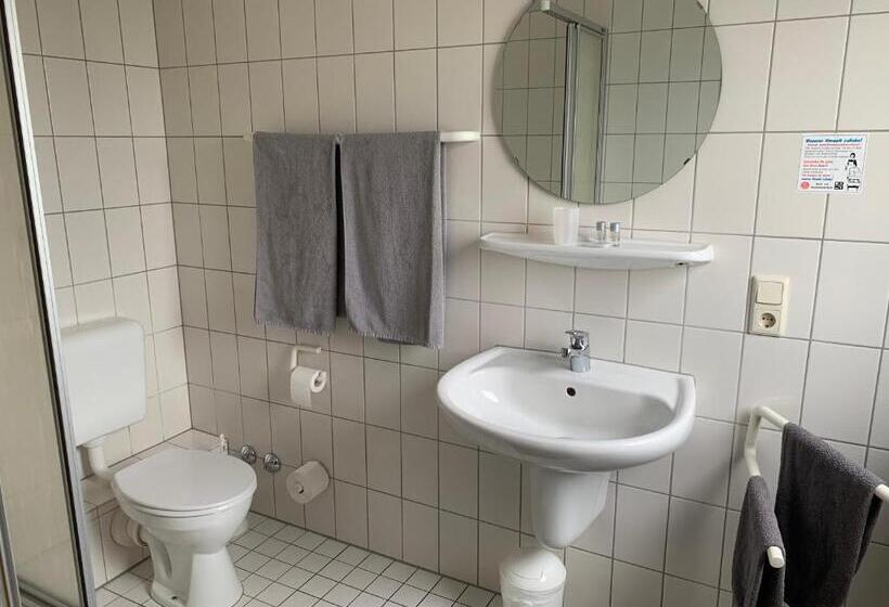 标准间, Zur Schleuse