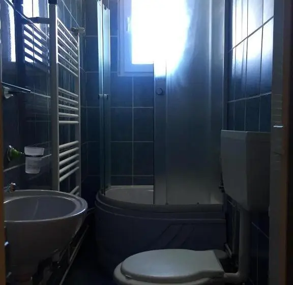 Standard Kolmen Hengen Huone, Cabana Atlas