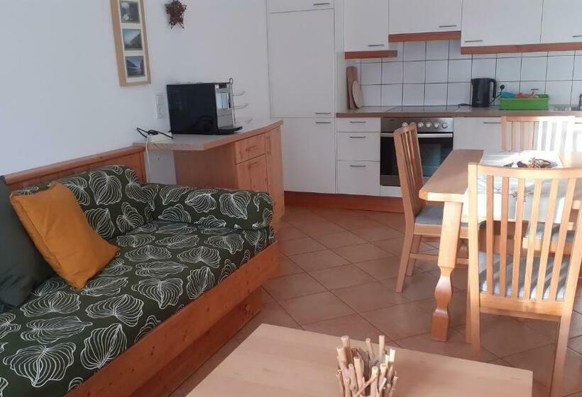 شقة غرفة واحدة, Lunzferien