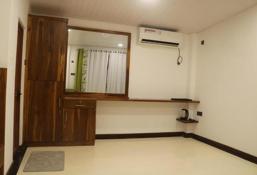 Семейный Номер Вид на Горы, New Sandra Guesthouse