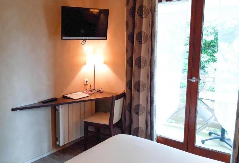 스탠다드 룸, Alicia Auray Le Bono