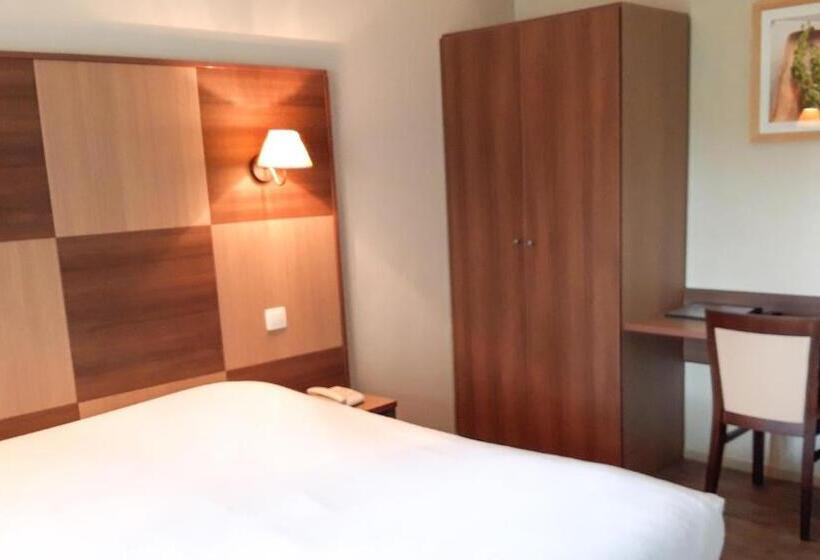 프레스티지 룸, Alicia Auray Le Bono