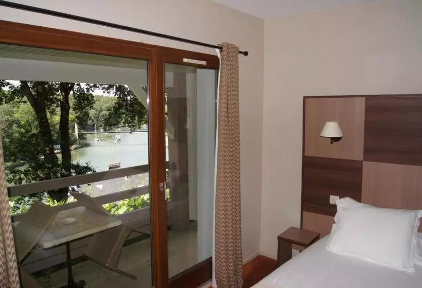 Prestige-huone, Alicia Auray Le Bono
