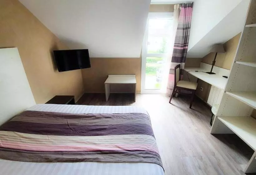 Basic-huone, Alicia Auray Le Bono