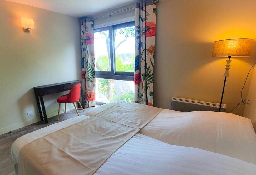 강 전망 스위트, Alicia Auray Le Bono