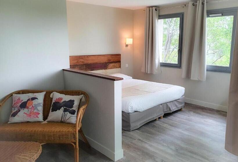 강 전망 스위트, Alicia Auray Le Bono