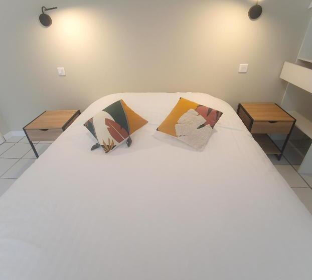 패밀리 스위트, Alicia Auray Le Bono