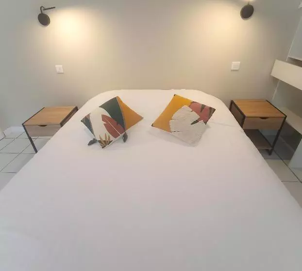 Perhesviitti, Alicia Auray Le Bono