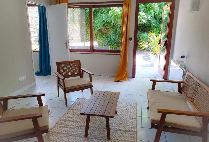 패밀리 스위트, Alicia Auray Le Bono