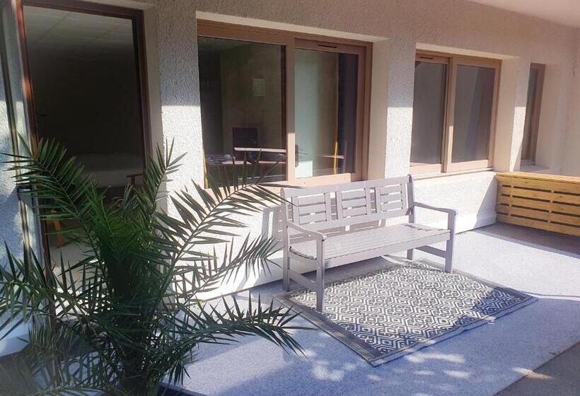 패밀리 스위트, Alicia Auray Le Bono