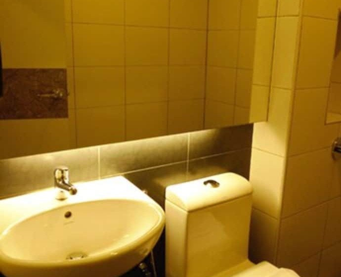 Quarto Superior, Austin Paradise Mount Austin