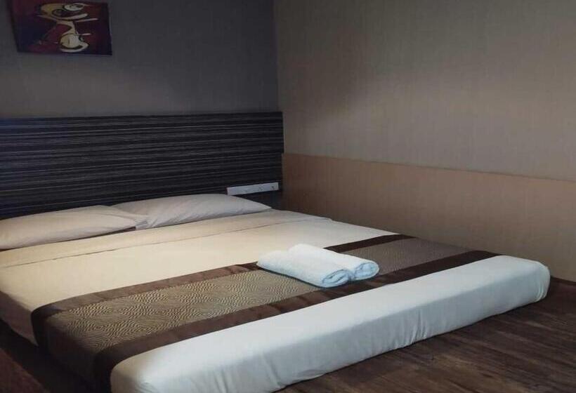 Quarto Superior, Austin Paradise Mount Austin