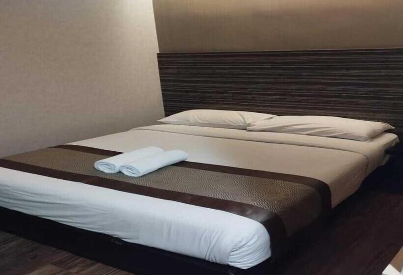 Quarto Superior, Austin Paradise Mount Austin