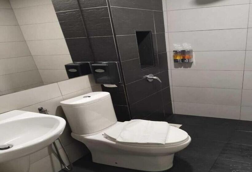 Quarto Superior, Austin Paradise Mount Austin