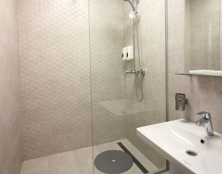 شقة غرفة واحدة, Avanta