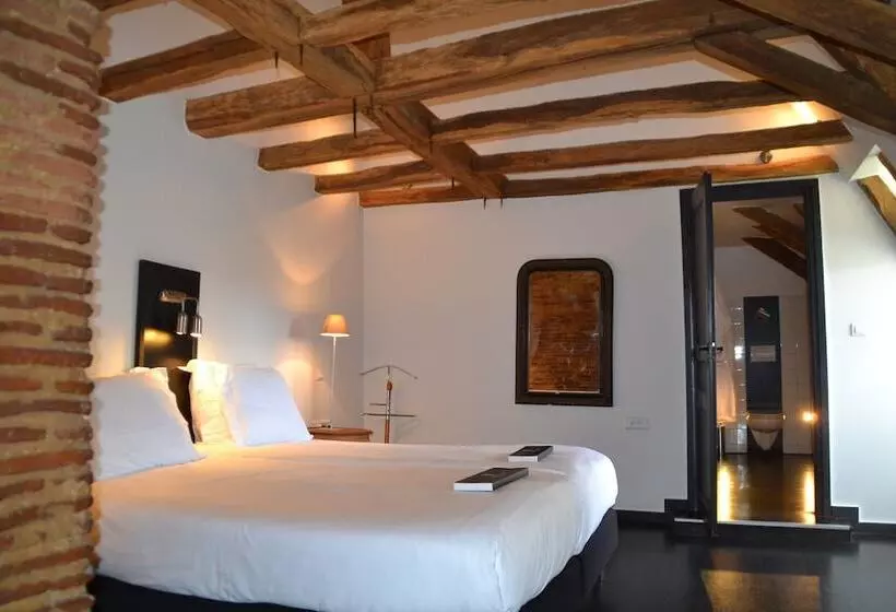 デラックスルーム, Chateau Les Merles Et Ses Villas