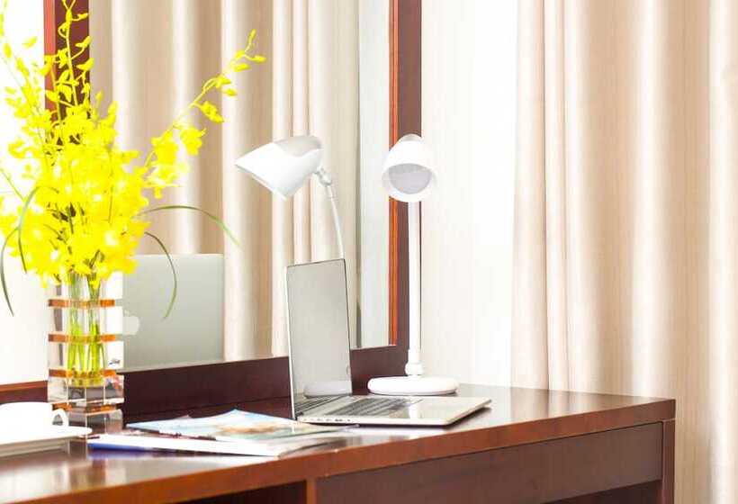 اتاق خانوادگی, Galliot