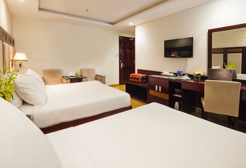 اتاق خانوادگی, Galliot