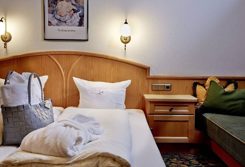 Номер Стандарт с Балконом, Huber S Boutique