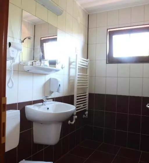 Standard Quadruple Room, Insula