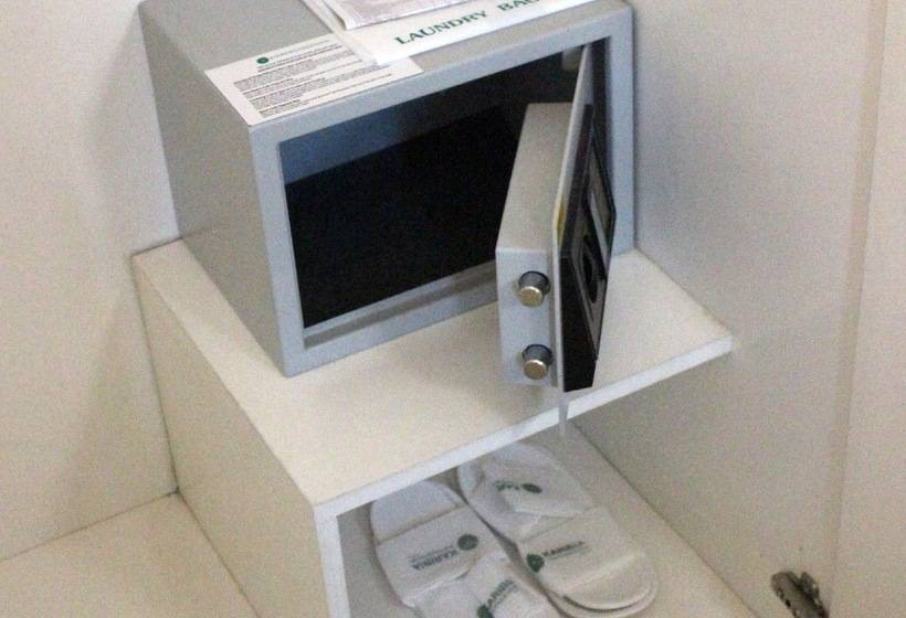 اتاق اجرایی, Karibia Boutique