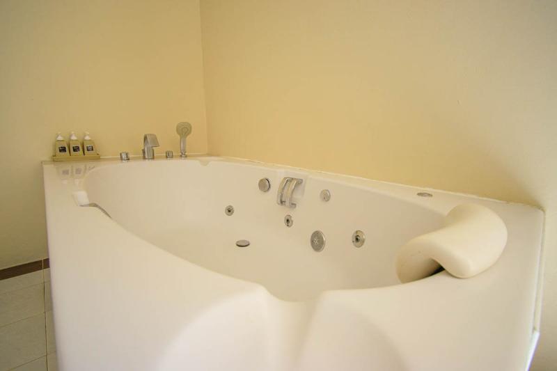 סוויטה עם ג'קוזי, Kiang Haad Beach Hua Hin