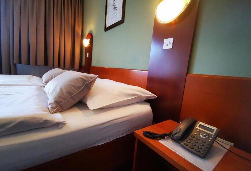 اتاق خانوادگی, Tripič, Restaurant And Pizzeria