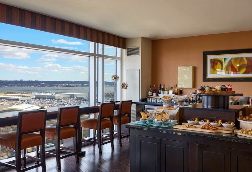 클럽 룸, Renaissance Arlington Capital View