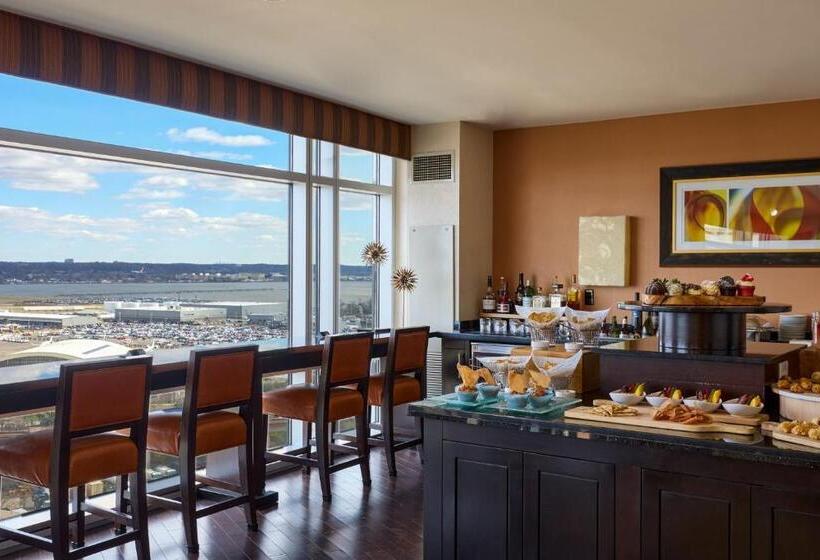 클럽 룸, Renaissance Arlington Capital View