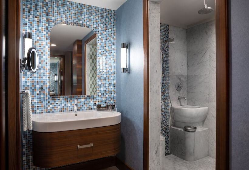 اتاق کلاب, Renaissance Izmir