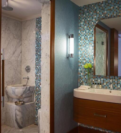 اتاق لوکس با تخت بزرگ, Renaissance Izmir