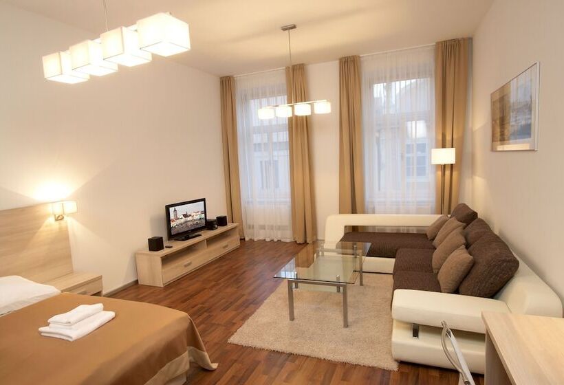 דירת חדר, Residence U černé Věže české Budějovice